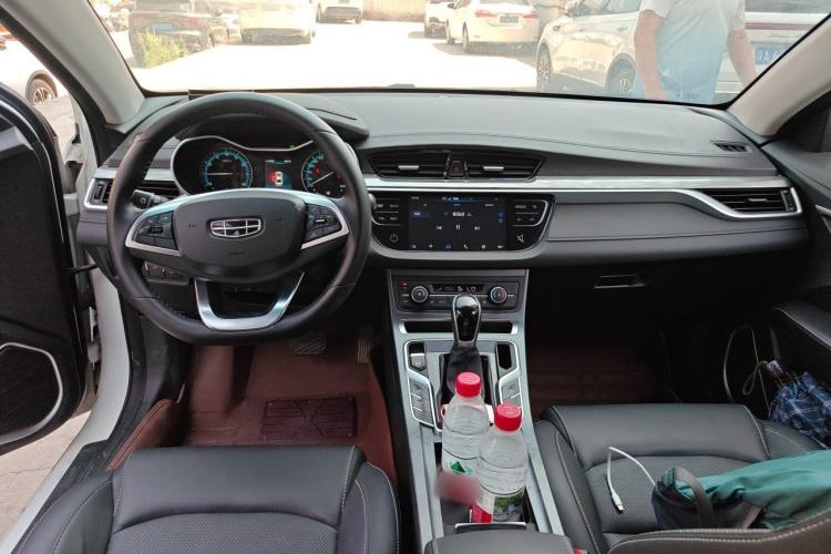 Used Geely Auto Emgrand 2019 Leading Edition 1.5L CVT Luxury Model China VI Standard Center Console