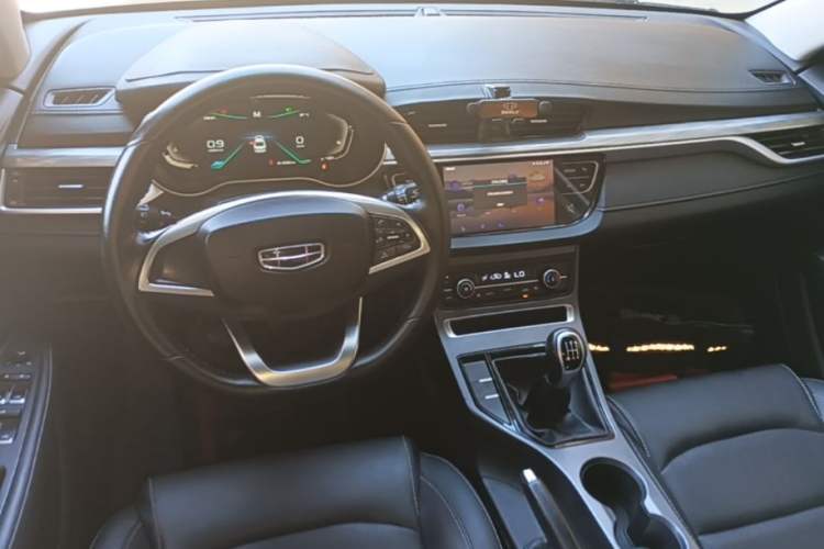 Used Geely Auto Emgrand 2019 Leading Edition 1.5L Manual Upward Asian Games Edition China VI Center Console