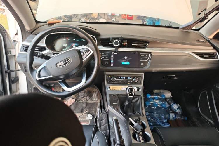 Used Geely Auto Emgrand 2019 Leading Edition 1.5L Manual Upward Asian Games Edition China VI Center Console