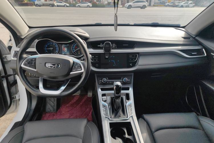 Used Geely Auto Emgrand 2019 Leading Edition 1.5L CVT Luxury Model China VI Standard Center Console