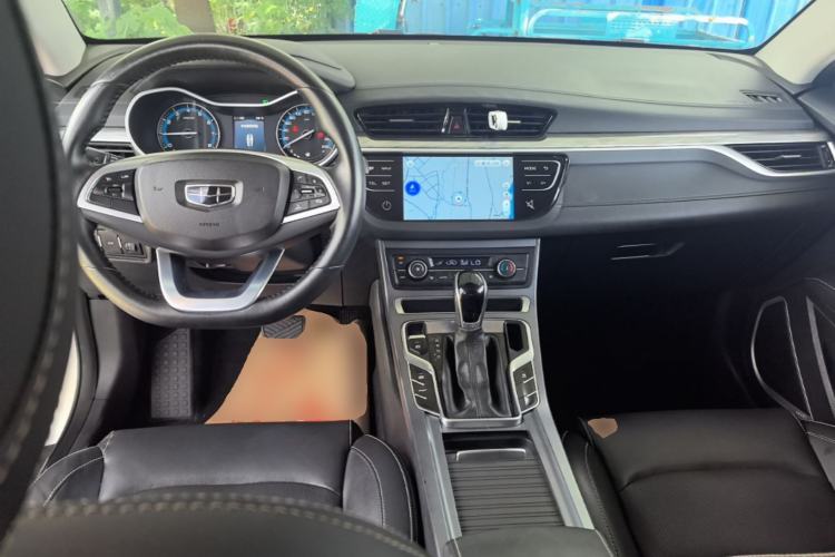 Used Geely Auto Emgrand 2019 Leading Edition 1.5L CVT Luxury Model China VI Standard Center Console