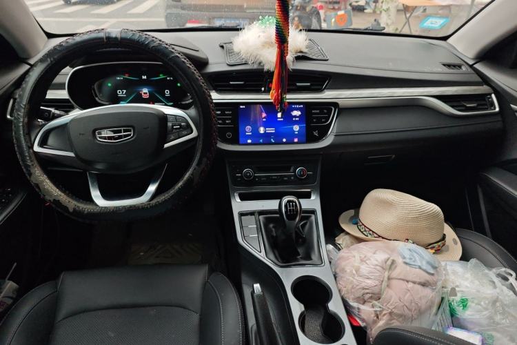 Used Geely Auto Emgrand 2019 Leading Edition 1.5L Manual Upward Asian Games Edition China VI Center Console