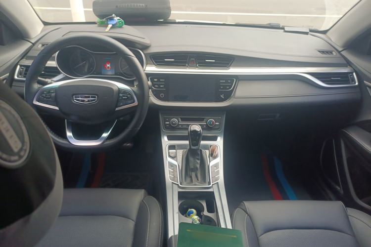 Used Geely Auto Emgrand 2019 Leading Edition 1.5L CVT Luxury Model China VI Standard Center Console