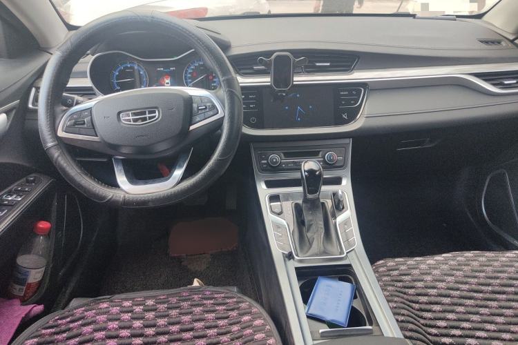 Used Geely Auto Emgrand 2019 Leading Edition 1.5L CVT Luxury Model China VI Standard Center Console