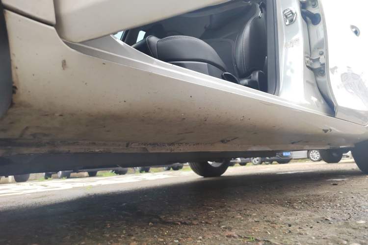 Used Geely Auto Emgrand 2019 Leading Edition 1.5L CVT Upward Connectivity Model China V Standard Chassis Front Left
