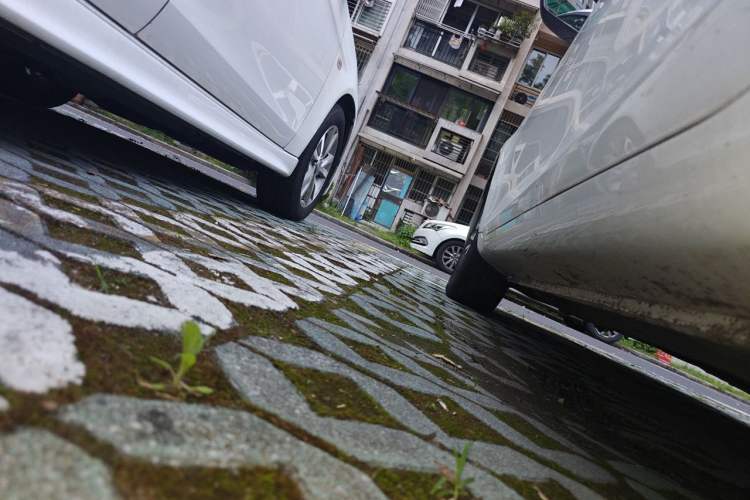 Used Geely Auto Emgrand 2019 Leading Edition 1.5L CVT Upward-Connected Model China VI Standard Chassis Rear Left
