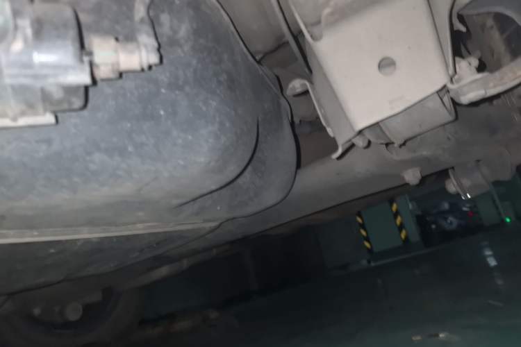 Used Geely Auto Emgrand 2019 Leading Edition 1.5L CVT Luxury Model China VI Standard Chassis Rear Left