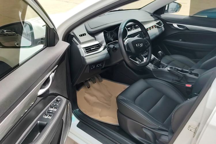 Used Geely Auto Emgrand 2019 Leading Edition 1.5L Manual Luxury Model China VI Standard Driver Seat