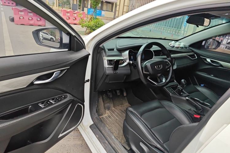 Used Geely Auto Emgrand 2019 Leading Edition 1.5L Manual Luxury Model China VI Standard Driver Seat