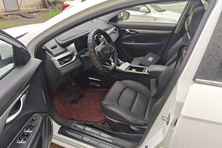 Used Geely Auto Emgrand 2019 Leading Edition 1.5L CVT Upward Connectivity Model China V Standard Driver Seat