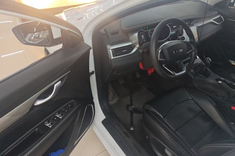 Used Geely Auto Emgrand 2019 Leading Edition 1.5L Manual Fashion Model China VI Standard Driver Seat