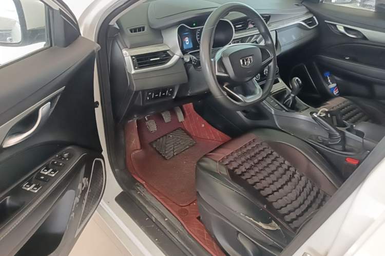 Used Geely Auto Emgrand 2019 Leading Edition 1.5L Manual Fashion Model China VI Standard Driver Seat