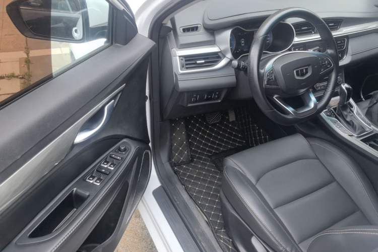 Used Geely Auto Emgrand 2019 Leading Edition 1.5L CVT Luxury Model China VI Standard Driver Seat