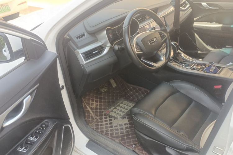 Used Geely Auto Emgrand 2019 Leading Edition 1.5L CVT Luxury Model China VI Standard Driver Seat