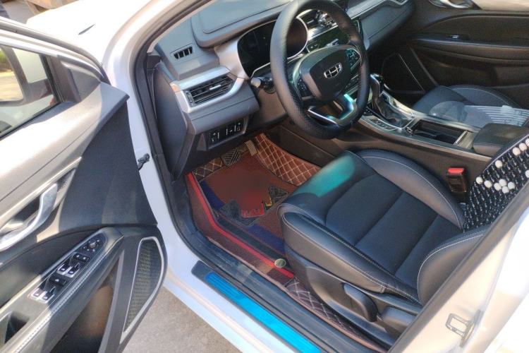 Used Geely Auto Emgrand 2019 Leading Edition 1.5L CVT Upward-Connected Model China VI Standard Driver Seat