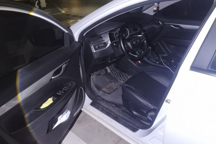 Used Geely Auto Emgrand 2019 Leading Edition 1.5L CVT Luxury Model China VI Standard Driver Seat