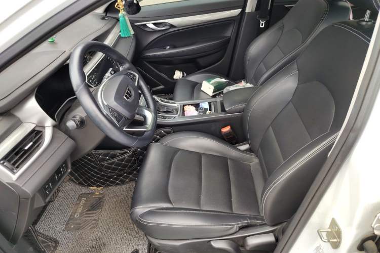 Used Geely Auto Emgrand 2019 Leading Edition 1.5L CVT Upward-Connected Model China VI Standard Driver Seat