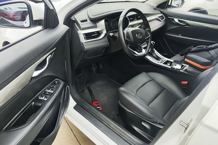 Used Geely Auto Emgrand 2019 Leading Edition 1.5L CVT Luxury Model China VI Standard Driver Seat