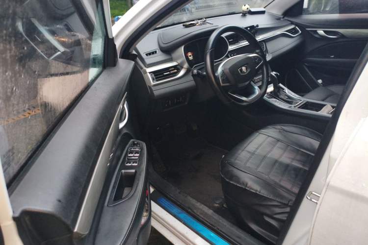 Used Geely Auto Emgrand 2019 Leading Edition 1.5L CVT Upward-Connected Model China VI Standard Driver Seat