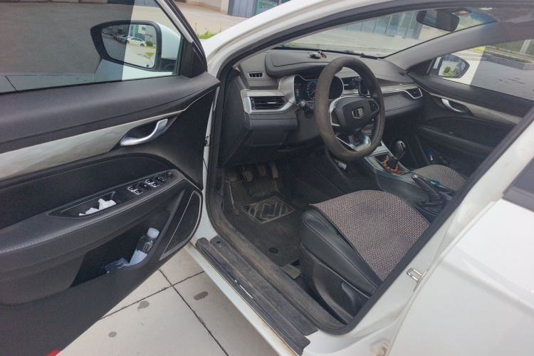 Used Geely Auto Emgrand 2019 Leading Edition 1.5L Manual Luxury Model China VI Standard Driver Seat