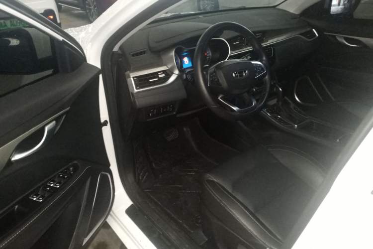 Used Geely Auto Emgrand 2019 Leading Edition 1.5L CVT Luxury Model China VI Standard Driver Seat