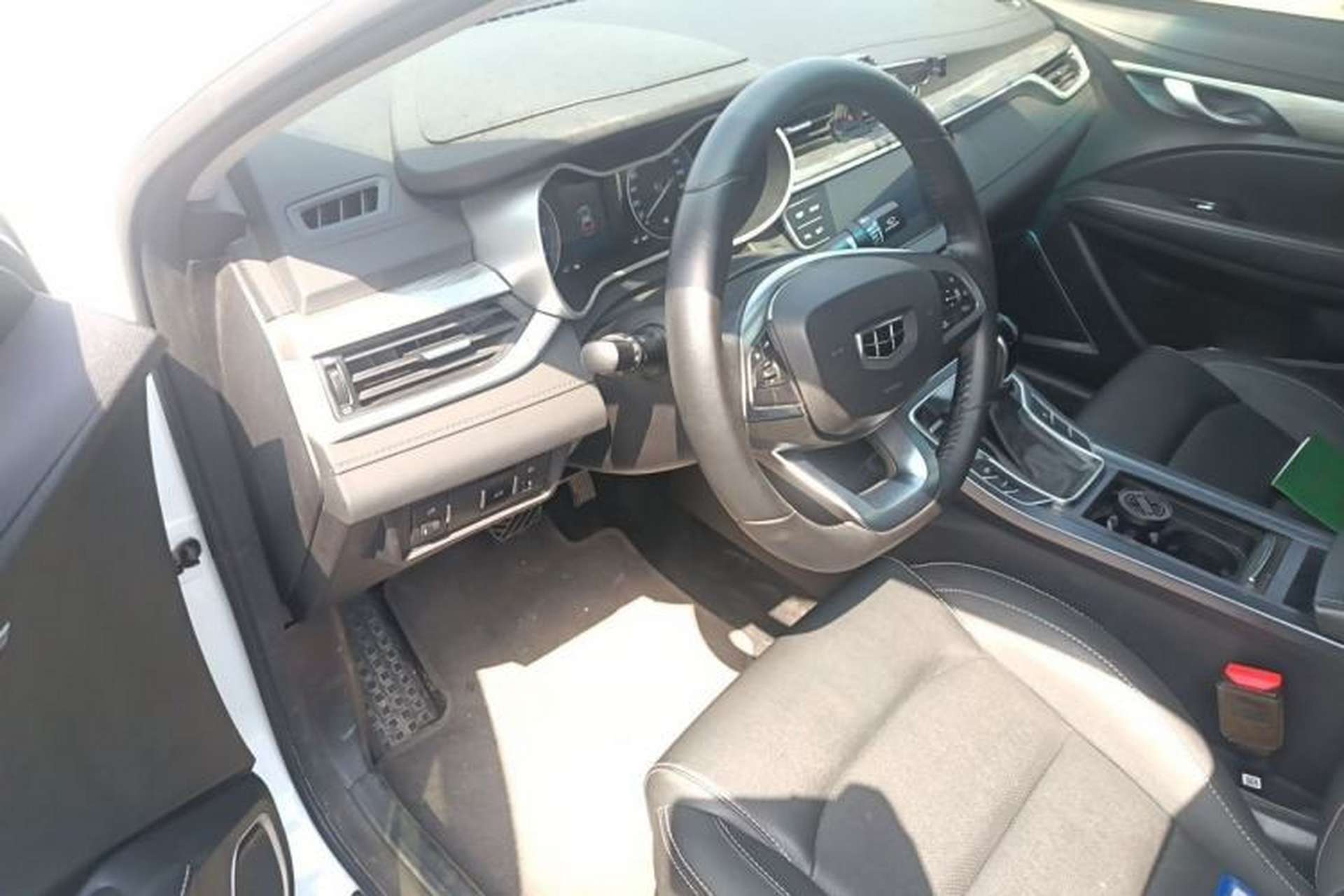 Used Geely Auto Emgrand 2019 Leading Edition 1.5L CVT Luxury Model China VI Standard Driver Seat