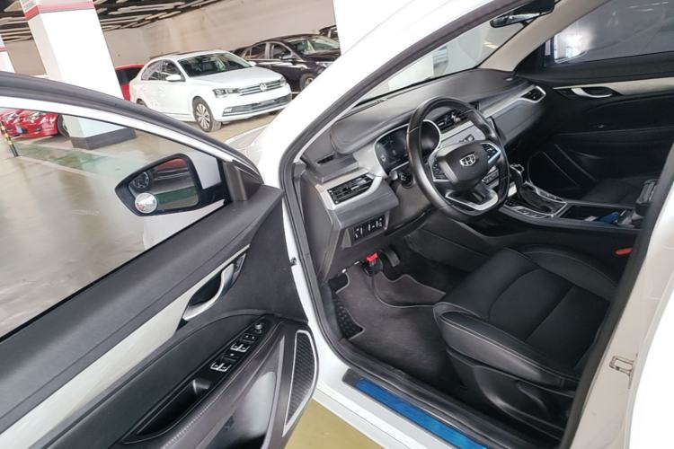 Used Geely Auto Emgrand 2019 Leading Edition 1.5L CVT Upward-Connected Model China VI Standard Driver Seat