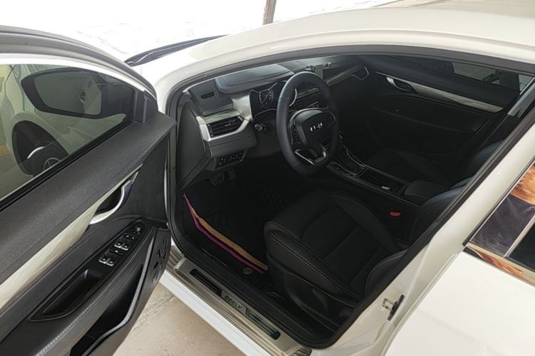 Used Geely Auto Emgrand 2019 Leading Edition 1.5L CVT Luxury Model China VI Standard Driver Seat