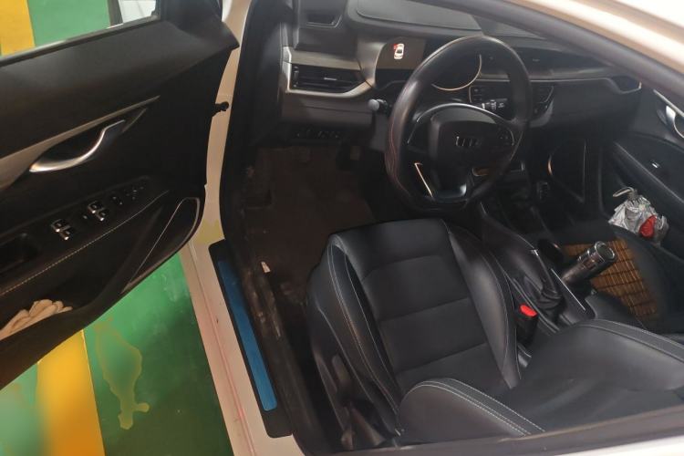 Used Geely Auto Emgrand 2019 Leading Edition 1.5L Manual Upgraded Connectivity Model China VI Standard Driver Seat