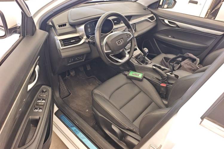 Used Geely Auto Emgrand 2019 Leading Edition 1.5L Manual Upgraded Connectivity Model China V Standard Driver Seat