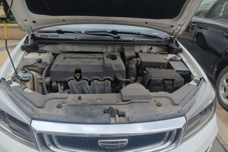Used Geely Auto Emgrand 2019 Leading Edition 1.5L CVT Luxury Model China VI Standard Engine Bay
