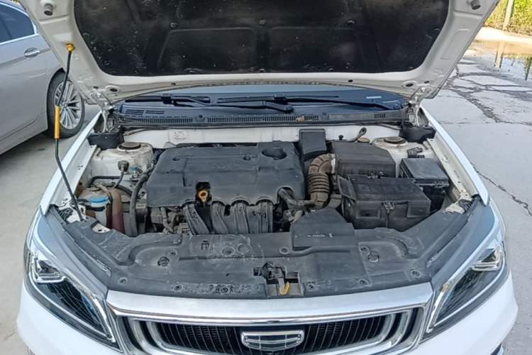 Used Geely Auto Emgrand 2019 Leading Edition 1.5L CVT Upward-Connected Model China VI Standard Engine Bay