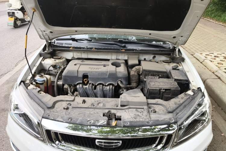 Used Geely Auto Emgrand 2019 Leading Edition 1.5L CVT Upward-Connected Model China VI Standard Engine Bay
