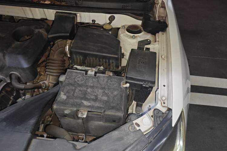 Used Geely Auto Emgrand 2019 Leading Edition 1.5L CVT Upward-Connected Model China VI Standard Engine Bay Left