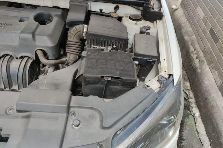 Used Geely Auto Emgrand 2019 Leading Edition 1.5L CVT Luxury Model China VI Standard Engine Bay Left