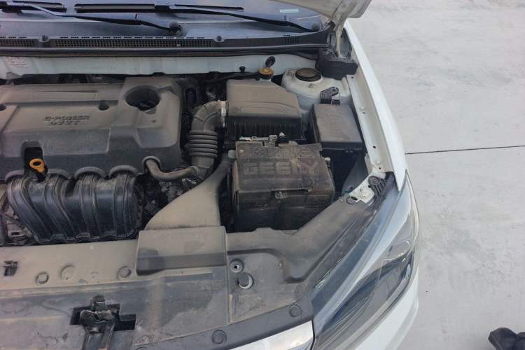 Used Geely Auto Emgrand 2019 Leading Edition 1.5L Manual Luxury Model China VI Standard Engine Bay Left