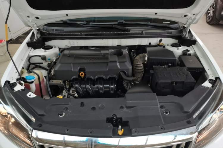 Used Geely Auto Emgrand 2019 Leading Edition 1.5L Manual Luxury Model China VI Standard Engine Bay