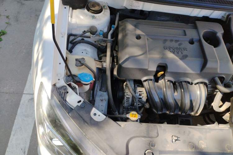 Used Geely Auto Emgrand 2019 Leading Edition 1.5L CVT Upward-Connected Model China VI Standard Engine Bay Right