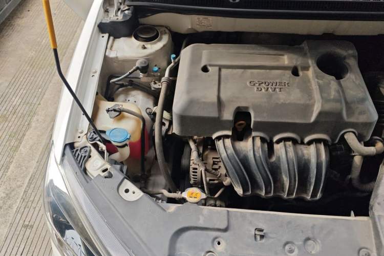 Used Geely Auto Emgrand 2019 Leading Edition 1.5L Manual Luxury Model China VI Standard Engine Bay Right