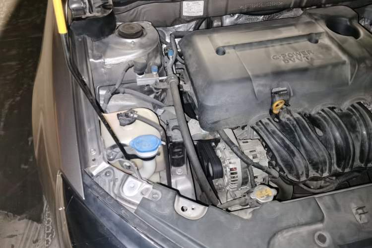 Used Geely Auto Emgrand 2019 Leading Edition 1.5L Manual Upgraded Connectivity Model China VI Standard Engine Bay Right