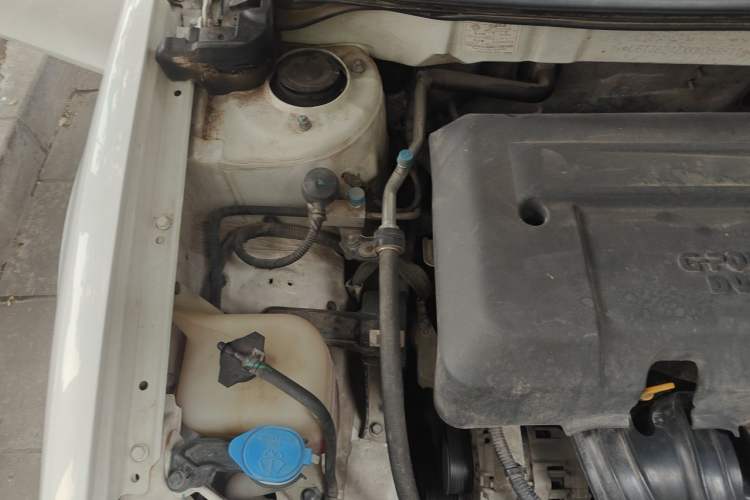 Used Geely Auto Emgrand 2019 Leading Edition 1.5L CVT Upward-Connected Model China VI Standard Engine Bay Right