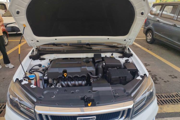 Used Geely Auto Emgrand 2019 Leading Edition 1.5L CVT Luxury Model China VI Standard Engine Bay