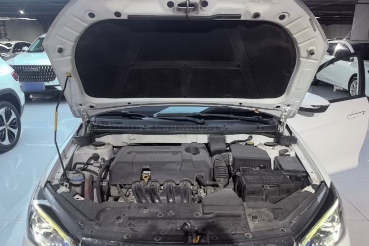 Used Geely Auto Emgrand 2019 Leading Edition 1.5L CVT Upward-Connected Model China VI Standard Engine Bay