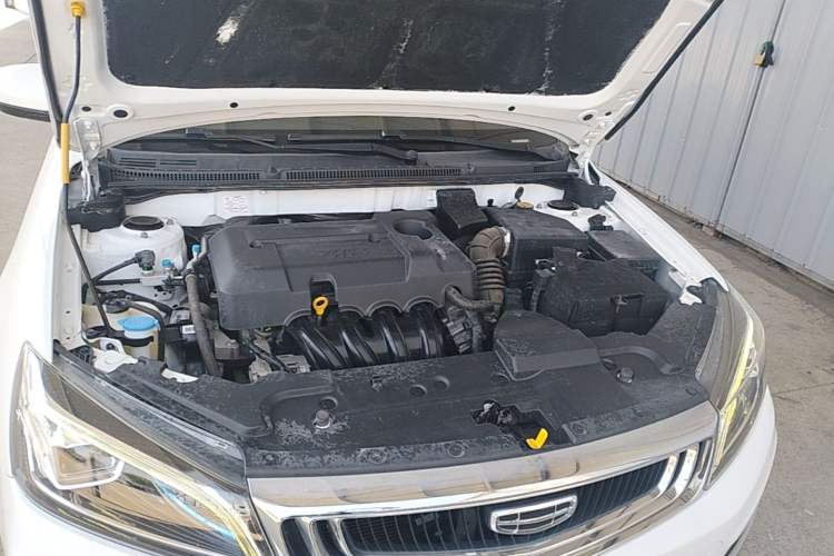 Used Geely Auto Emgrand 2019 Leading Edition 1.5L CVT Upward-Connected Model China VI Standard Engine Bay