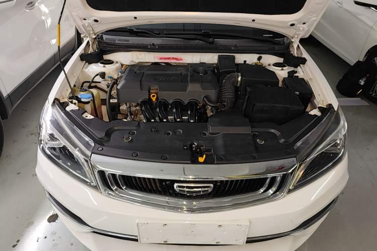 Used Geely Auto Emgrand 2019 Leading Edition 1.5L CVT Upward-Connected Model China VI Standard Engine Bay