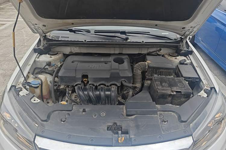 Used Geely Auto Emgrand 2019 Leading Edition 1.5L Manual Luxury Model China V Standard Engine Bay
