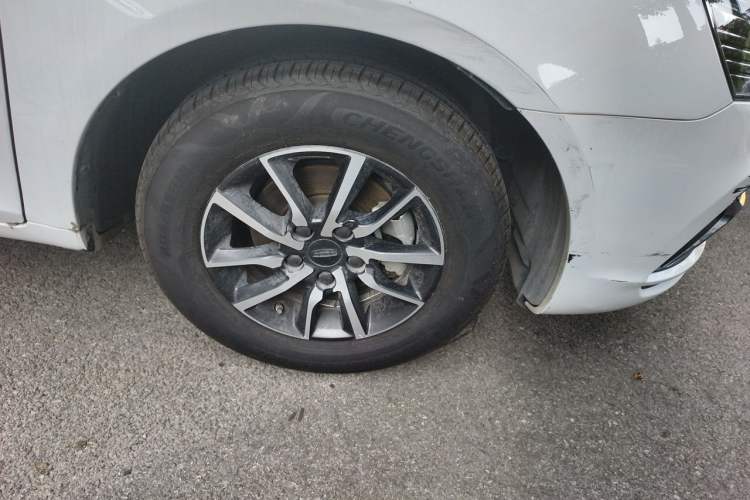 Used Geely Auto Emgrand 2019 Leading Edition 1.5L CVT Luxury Model China V Standard Exterior 1