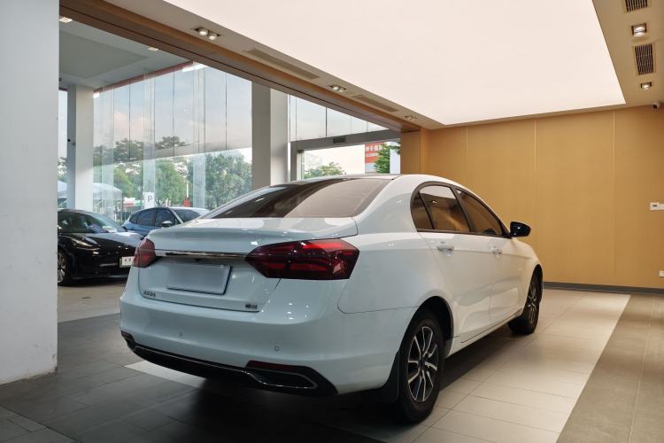 Used Geely Auto Emgrand 2019 Leading Edition 1.5L CVT Luxury Model China VI Standard Exterior 3