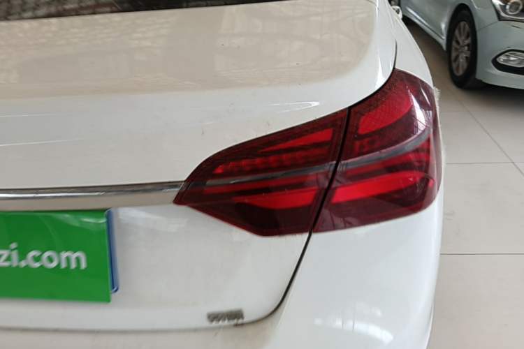 Used Geely Auto Emgrand 2019 Leading Edition 1.5L Manual Fashion Model China VI Standard Exterior 3