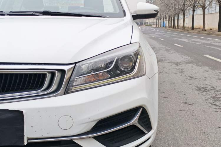 Used Geely Auto Emgrand 2019 Leading Edition 1.5L Manual Luxury Model China VI Standard Exterior 3